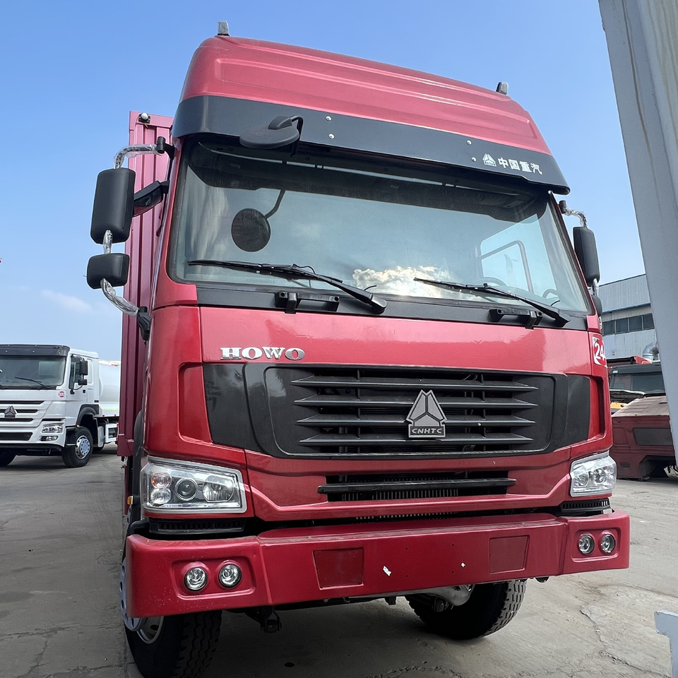 SINOTRUK HOWO - Camion fourgon: photos 2 SINOTRUK HOWO - Camion fourgon: photos 2