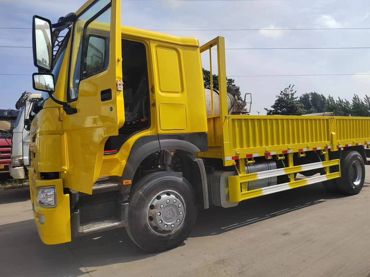 SINOTRUK HOWO - Camion benne: photos 3 SINOTRUK HOWO - Camion benne: photos 3