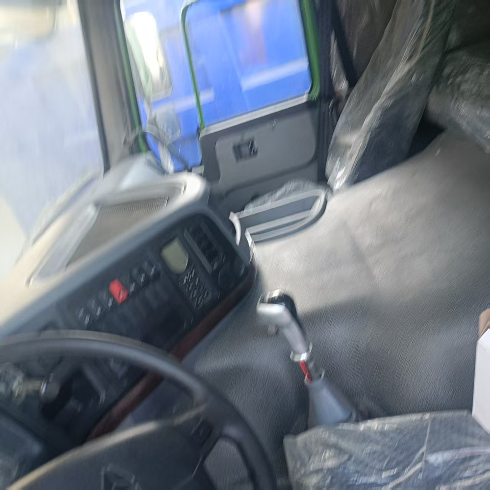 SINOTRUK HOWO - Camion fourgon: photos 5 SINOTRUK HOWO - Camion fourgon: photos 5