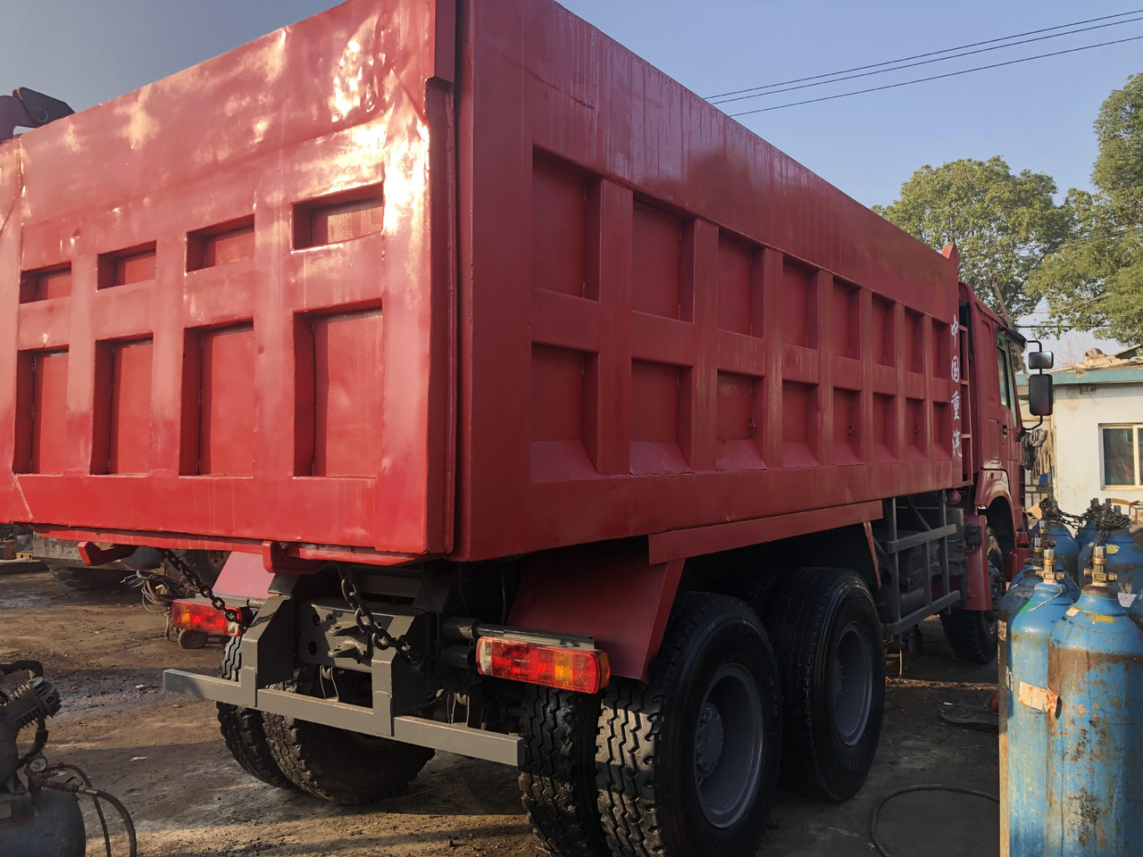 SINOTRUK HOWO - Camion benne: photos 4 SINOTRUK HOWO - Camion benne: photos 4