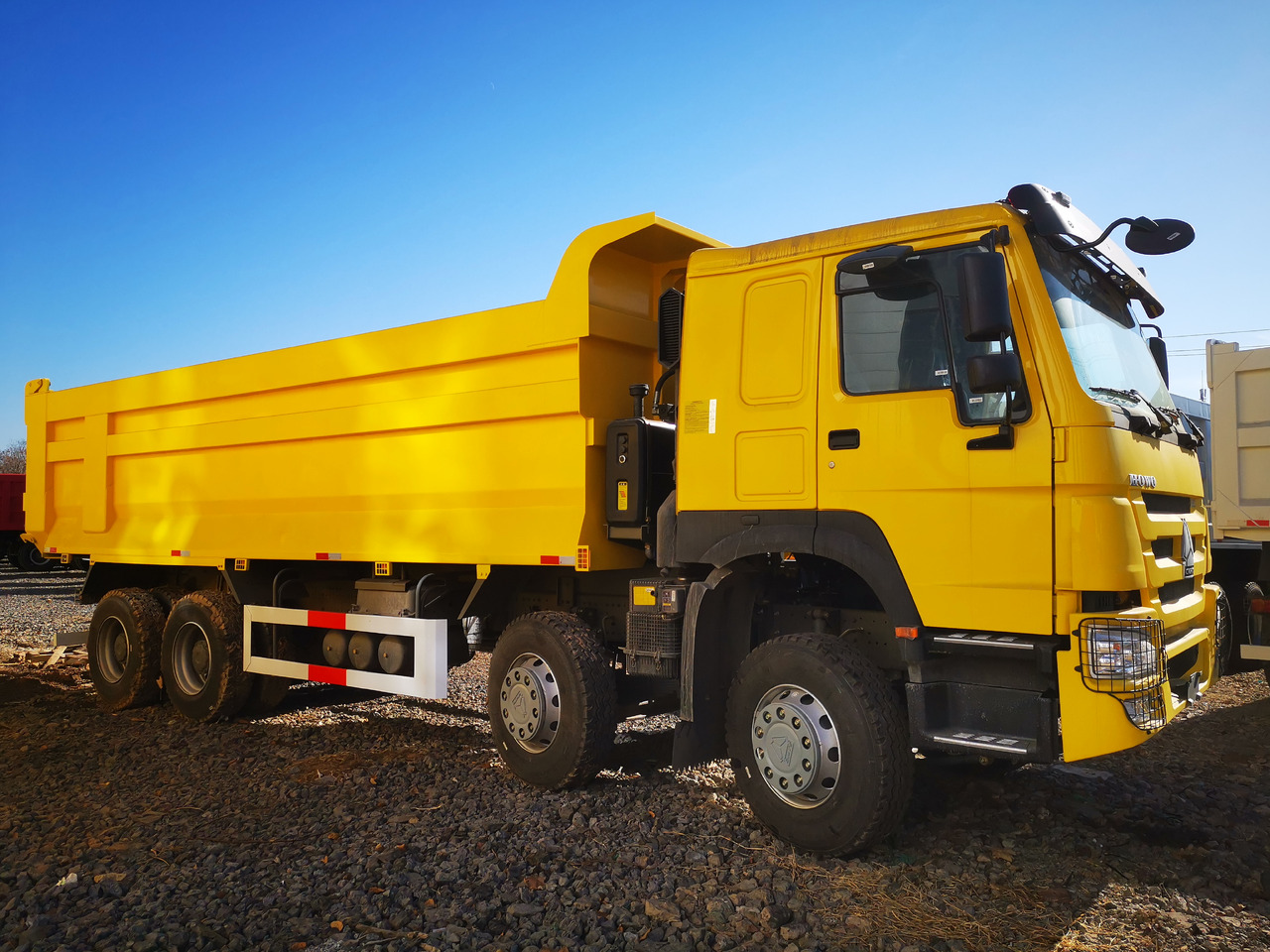 SINOTRUK Howo - Camion benne: photos 4 SINOTRUK Howo - Camion benne: photos 4