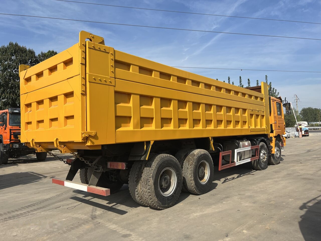 Shacman F3000 8*4 - Camion benne: photos 2 Shacman F3000 8*4 - Camion benne: photos 2