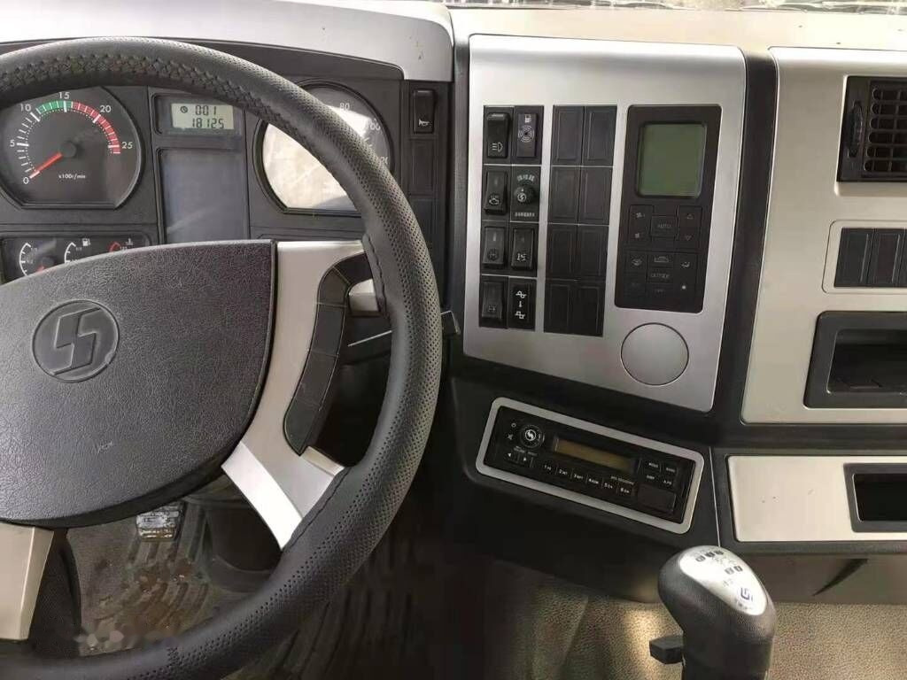 Shacman F3000 - Camion citerne: photos 2 Shacman F3000 - Camion citerne: photos 2