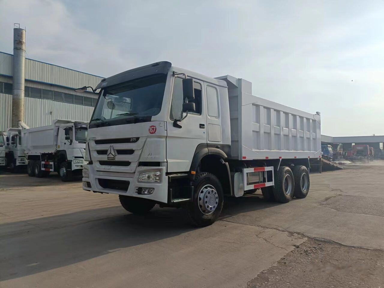 Sinotruk Howo 6*4 - Camion benne: photos 3 Sinotruk Howo 6*4 - Camion benne: photos 3