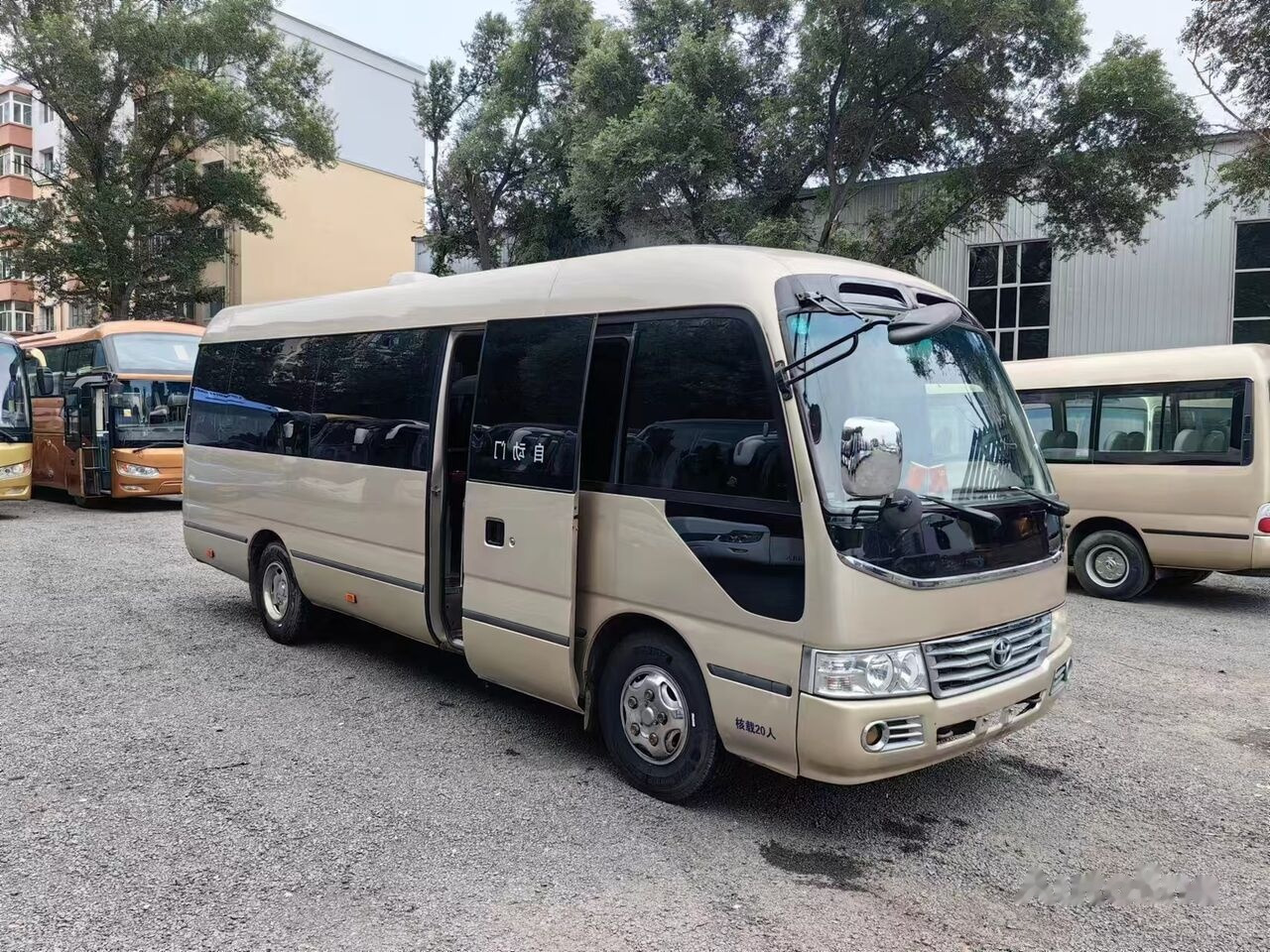Toyota Coaster - Autocar: photos 3 Toyota Coaster - Autocar: photos 3