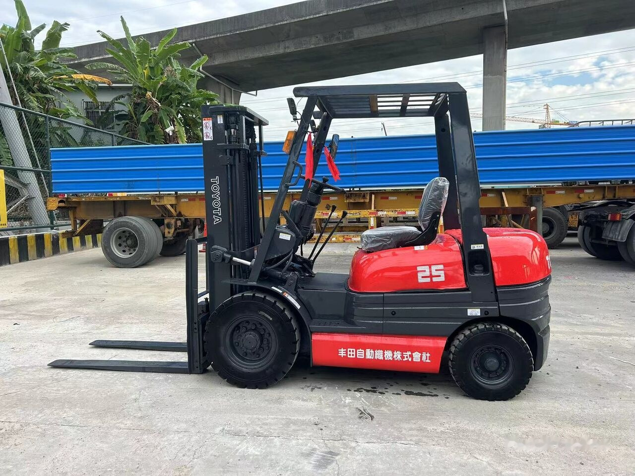 Toyota FD25 - Chariot élévateur diesel: photos 4 Toyota FD25 - Chariot élévateur diesel: photos 4