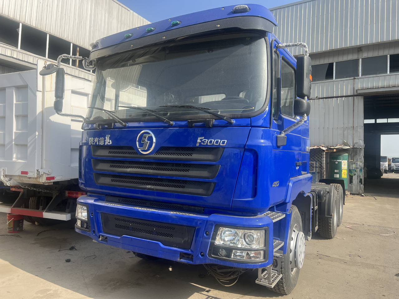 Shacman F3000 - Tracteur routier: photos 1 Shacman F3000 - Tracteur routier: photos 1