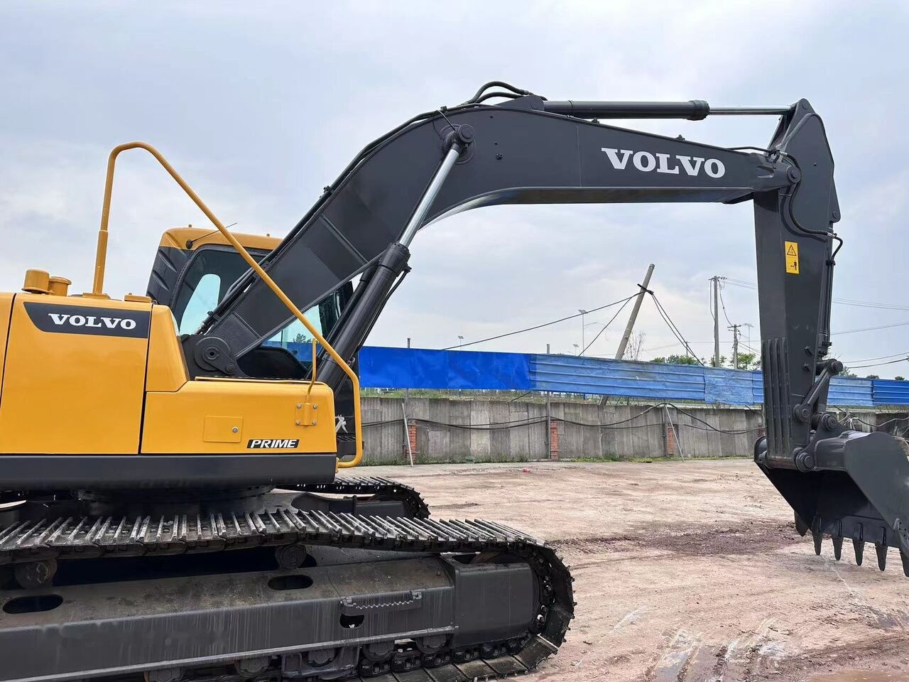 Volvo EC240D - Pelle sur chenille: photos 4 Volvo EC240D - Pelle sur chenille: photos 4