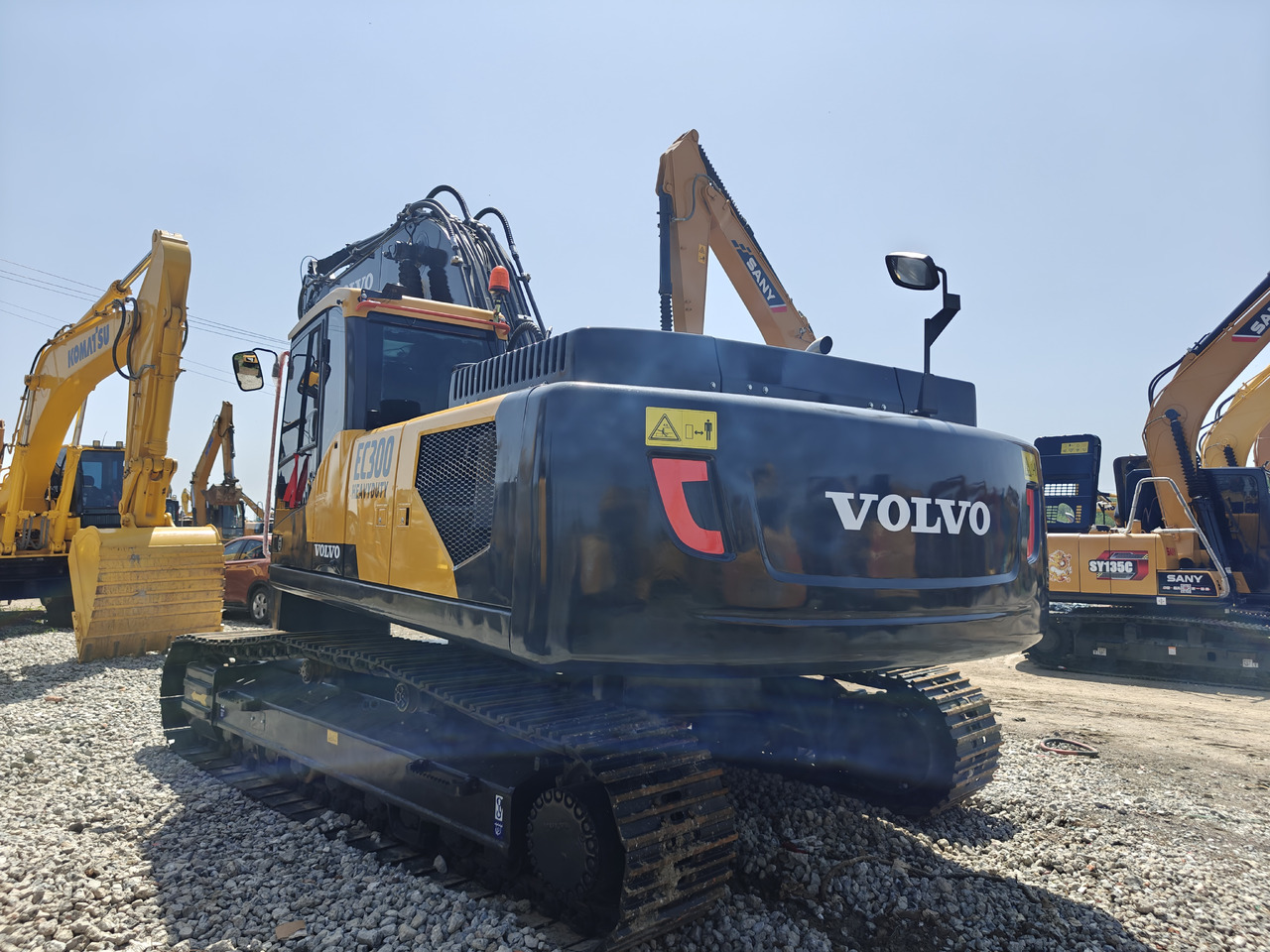 Volvo EC300DL - Pelle sur chenille: photos 4 Volvo EC300DL - Pelle sur chenille: photos 4