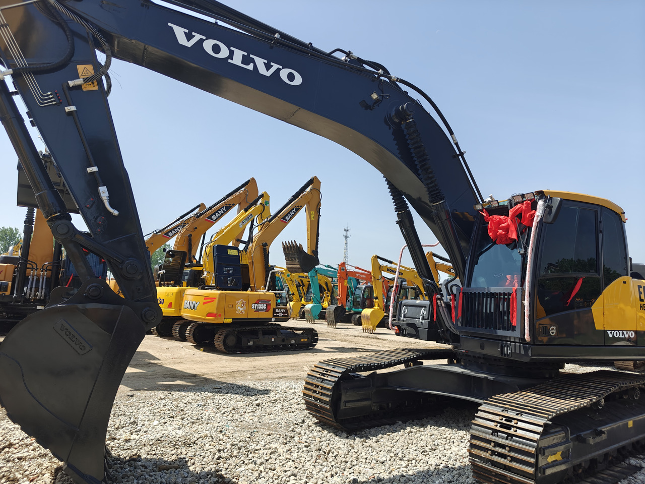 Volvo EC300DL - Pelle sur chenille: photos 2 Volvo EC300DL - Pelle sur chenille: photos 2