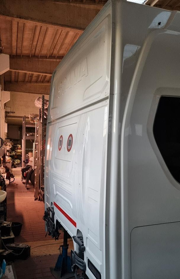 Cabina Scania NTG CR20H 2021 per R450 R550 etc. - Cabine pour Camion: photos 3 Cabina Scania NTG CR20H 2021 per R450 R550 etc. - Cabine pour Camion: photos 3