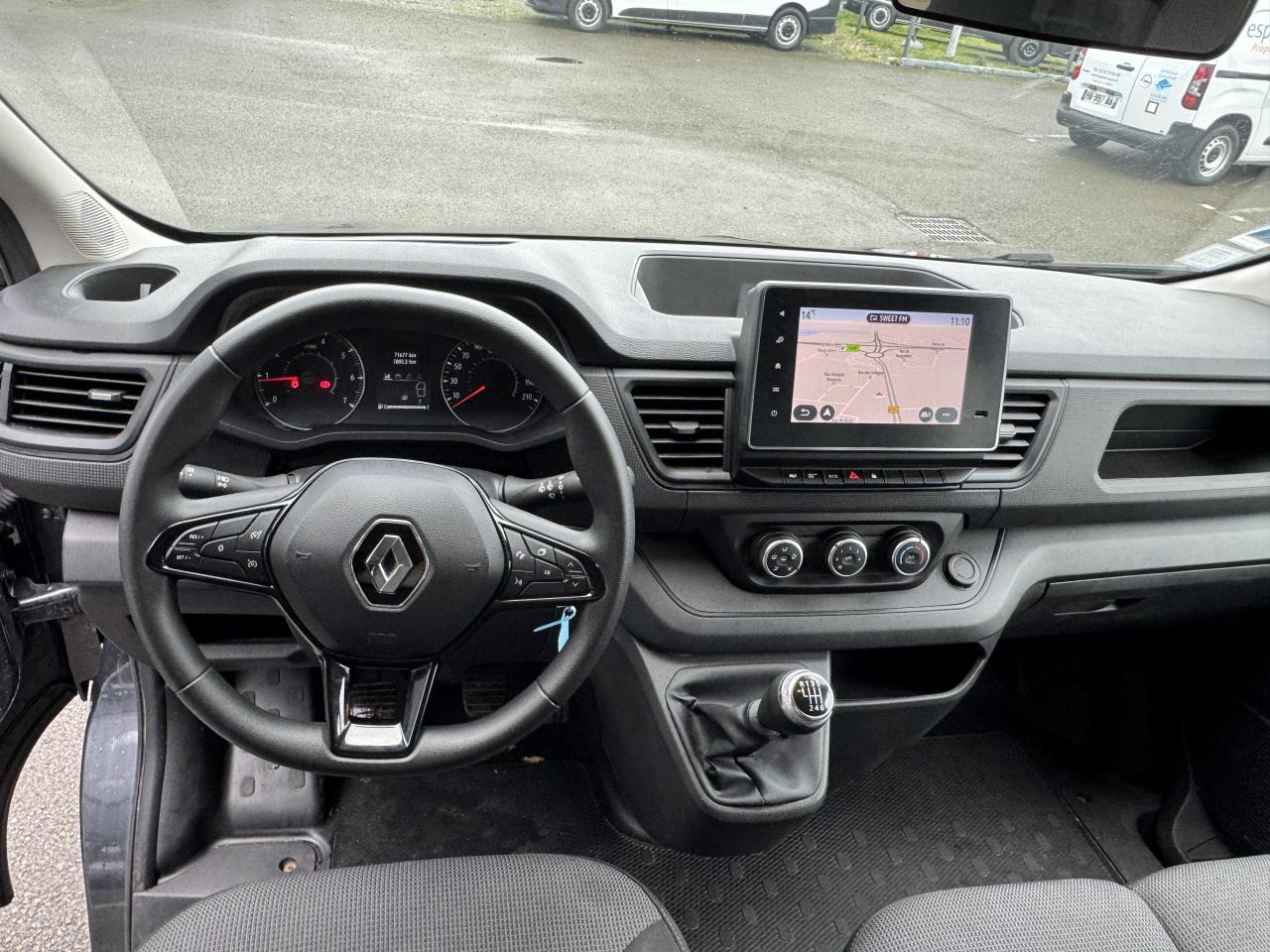 RENAULT Trafic L2 2.0 Energy dCi - 150 - S&S III COMBI Combi Zen L2H1 PHASE 3 - Autre matériel: photos 3 RENAULT Trafic L2 2.0 Energy dCi - 150 - S&S III COMBI Combi Zen L2H1 PHASE 3 - Autre matériel: photos 3