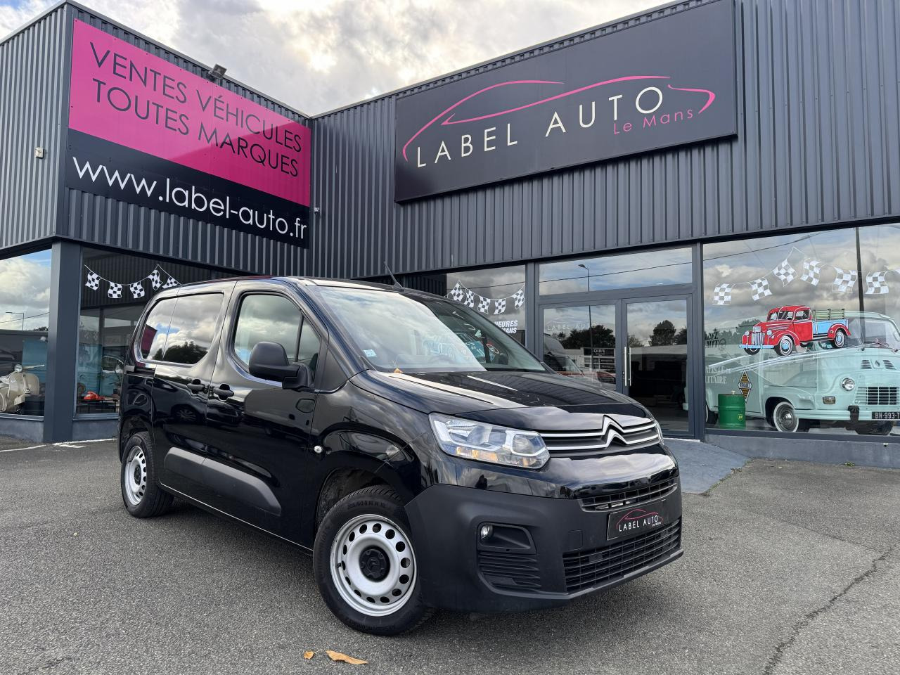 CITROEN Berlingo 1.5 BlueHDi S&S - 130 - BV EAT8 III FOURGON Fourgon M Driver 650 kg PHASE 1 - Fourgon utilitaire: photos 1 CITROEN Berlingo 1.5 BlueHDi S&S - 130 - BV EAT8 III FOURGON Fourgon M Driver 650 kg PHASE 1 - Fourgon utilitaire: photos 1
