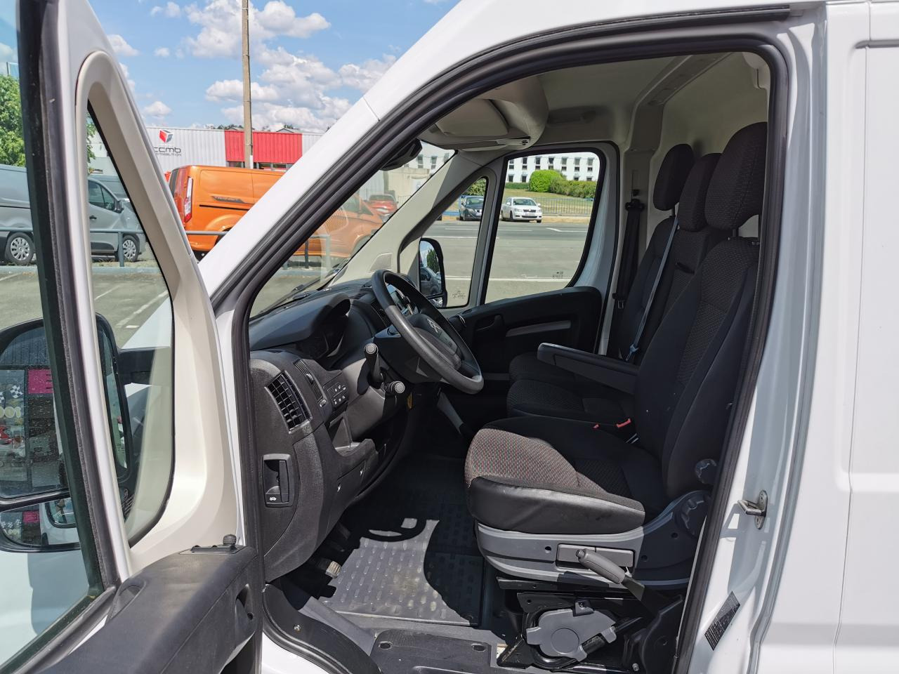 CITROEN Jumper 3.5t L2H2 2.2 HDi S&S - 140 III FOURGON TOLE Fourgon Tolé 35 L2H2 PHASE 3 - Fourgon utilitaire: photos 5 CITROEN Jumper 3.5t L2H2 2.2 HDi S&S - 140 III FOURGON TOLE Fourgon Tolé 35 L2H2 PHASE 3 - Fourgon utilitaire: photos 5