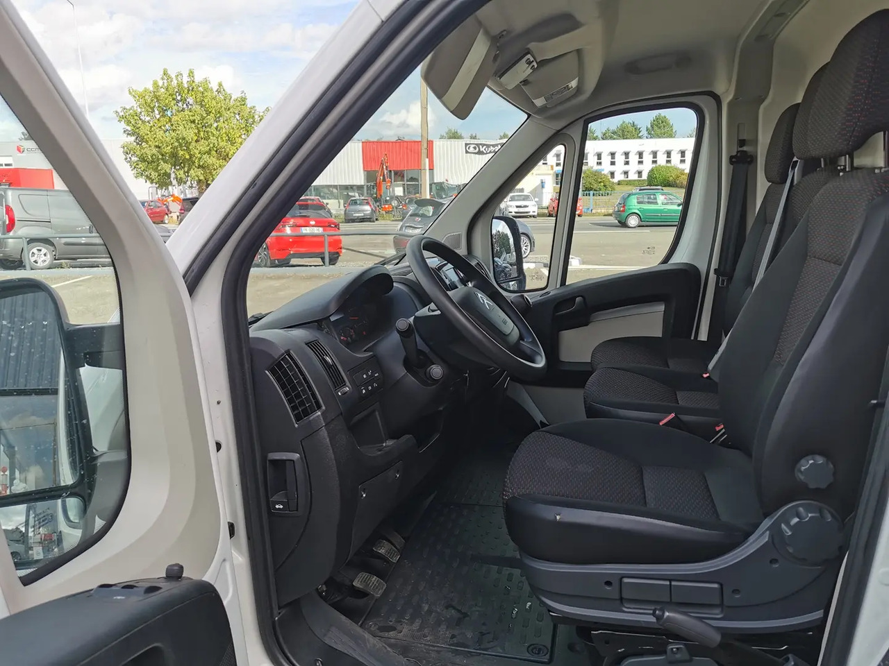 Citroen Jumper 35 L3H2 2.2 BLUEHDI 140 S&S CLUB - Fourgon utilitaire: photos 5 Citroen Jumper 35 L3H2 2.2 BLUEHDI 140 S&S CLUB - Fourgon utilitaire: photos 5