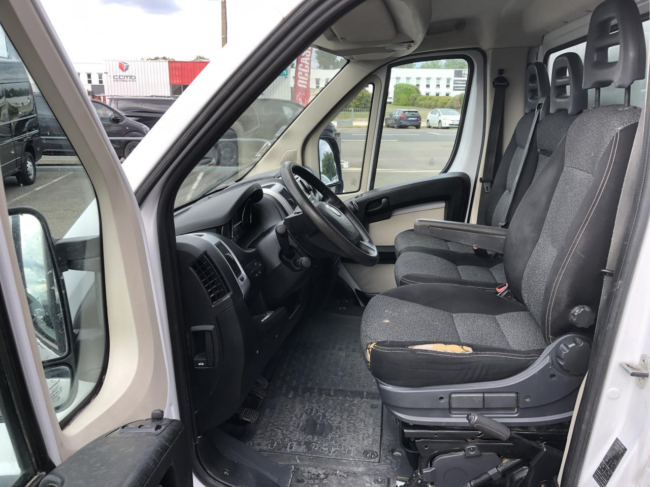 FIAT DUCATO 3T5 MAXI BENNE + COFFRE 2.3 JTD 130 CH PACK PRO NAV - Véhicule utilitaire benne: photos 5 FIAT DUCATO 3T5 MAXI BENNE + COFFRE 2.3 JTD 130 CH PACK PRO NAV - Véhicule utilitaire benne: photos 5
