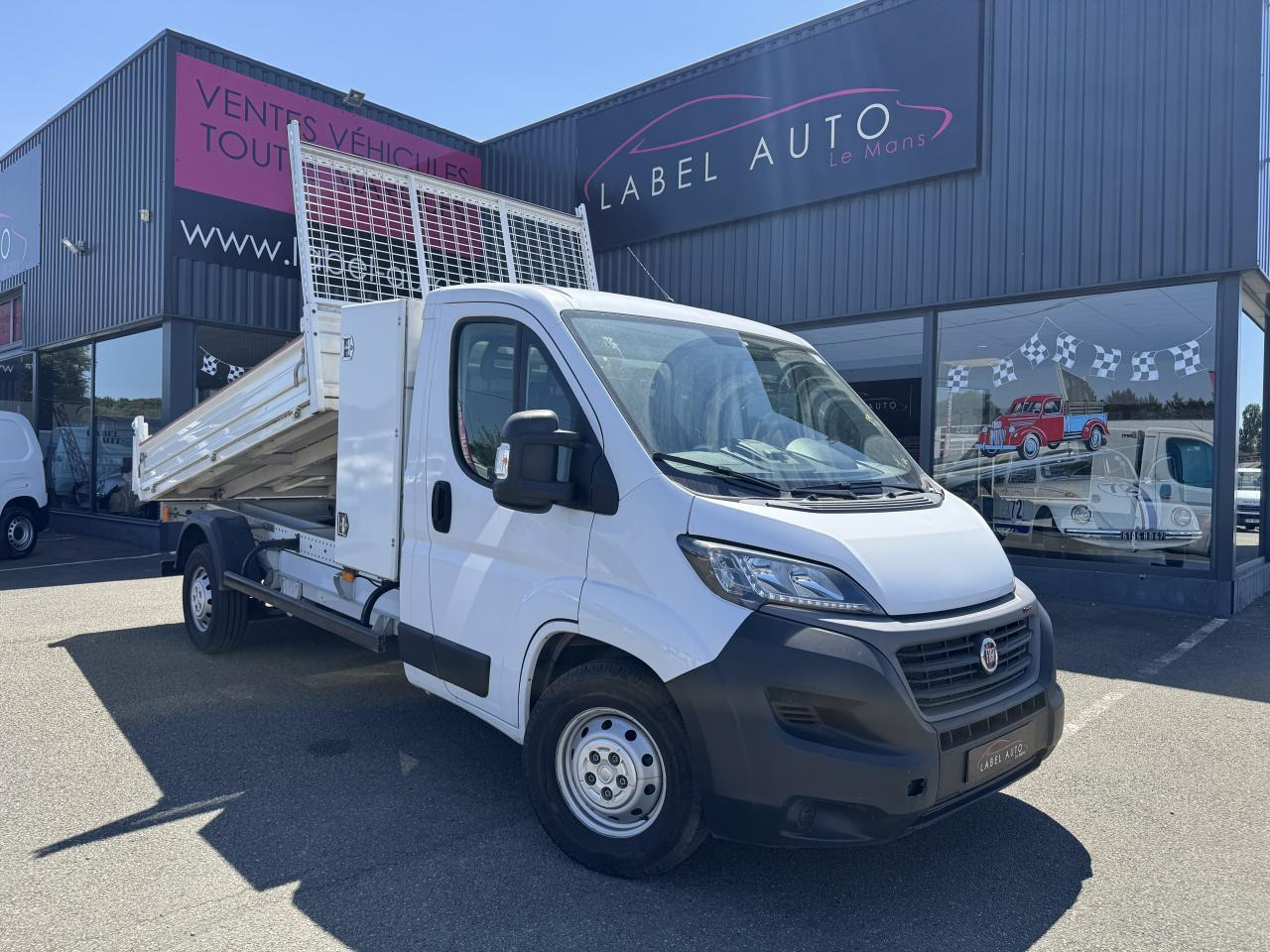FIAT DUCATO 3T5 MAXI BENNE + COFFRE 2.3 JTD 160CH PACK PRO NAV - Véhicule utilitaire benne: photos 2 FIAT DUCATO 3T5 MAXI BENNE + COFFRE 2.3 JTD 160CH PACK PRO NAV - Véhicule utilitaire benne: photos 2