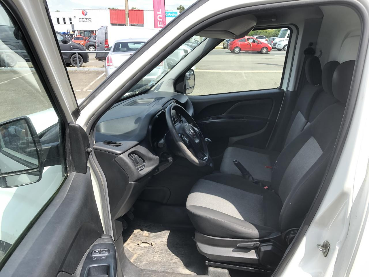 FIAT doblo 1.3 MULTIJET 95CH PACK PROFESSIONAL TRIO E6 - Fourgon utilitaire: photos 4 FIAT doblo 1.3 MULTIJET 95CH PACK PROFESSIONAL TRIO E6 - Fourgon utilitaire: photos 4