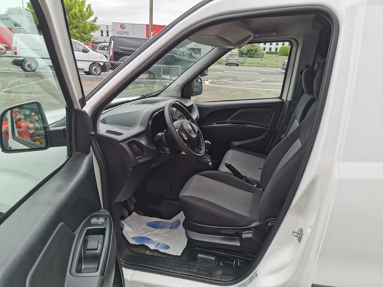 Fiat Doblo Cargo 1.3 MULTIJET 95CH PACK PRO NAV E6D - Fourgonnette: photos 5 Fiat Doblo Cargo 1.3 MULTIJET 95CH PACK PRO NAV E6D - Fourgonnette: photos 5