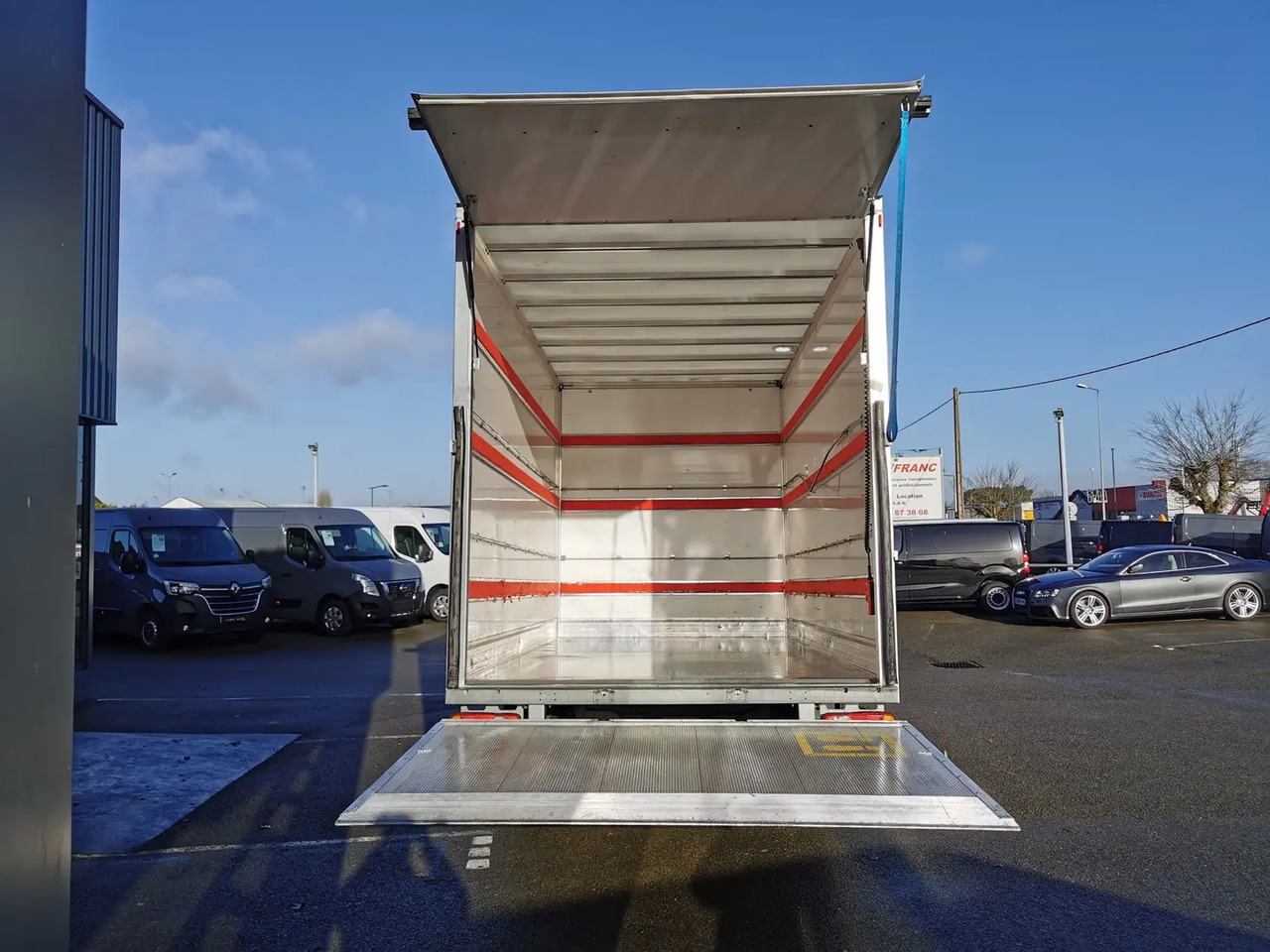 Fiat Ducato 3.5 L H3-POWER 140CH MAXI HEAVY DUTY CAISSE 20M³ + HAYON 750KG + AUVENT PACK PRO - Fourgon: photos 3 Fiat Ducato 3.5 L H3-POWER 140CH MAXI HEAVY DUTY CAISSE 20M³ + HAYON 750KG + AUVENT PACK PRO - Fourgon: photos 3