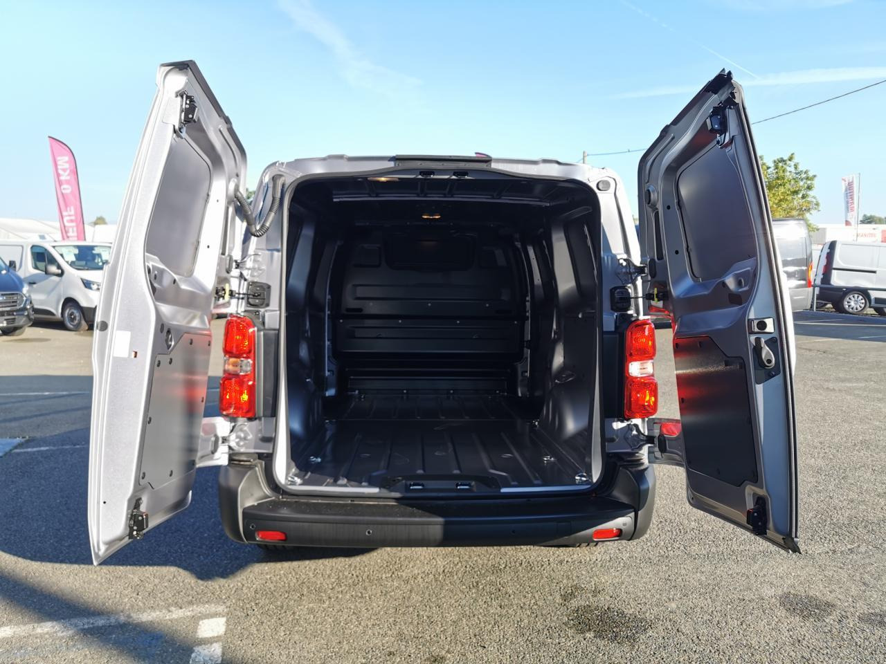 Fiat Scudo XL 2.0 BlueHDi - 145 III 2022 FOURGON Fourgon XL PHASE 1 - Fourgon utilitaire: photos 3 Fiat Scudo XL 2.0 BlueHDi - 145 III 2022 FOURGON Fourgon XL PHASE 1 - Fourgon utilitaire: photos 3