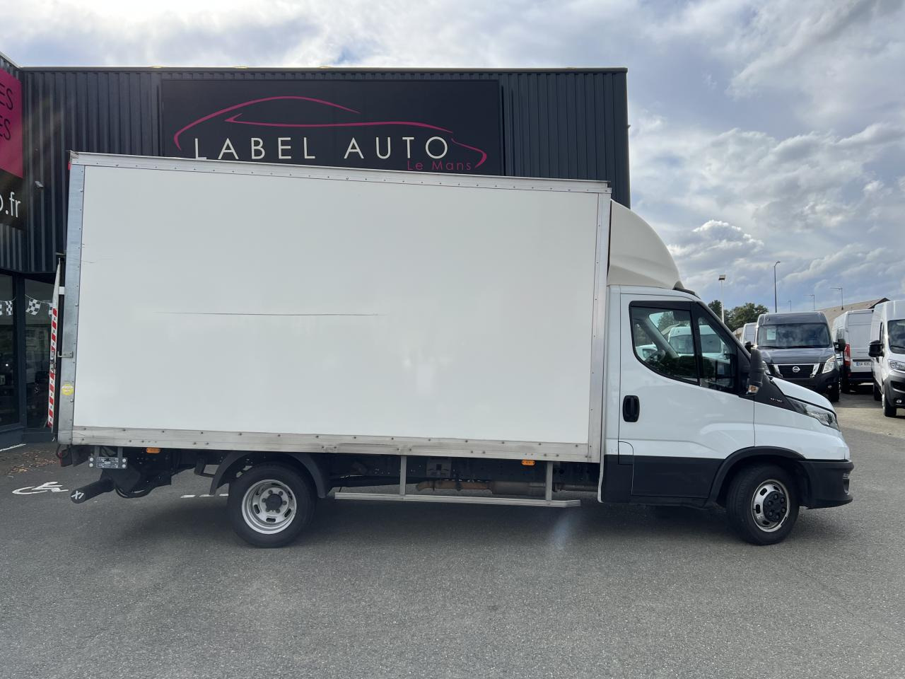 IVECO Daily 35 C 16 S&S (Quad-Leaf) CHASSIS CABINE 2014 35C/35S Chassis cabine 35 C Epmt.4.1 PHASE 4 - Fourgon: photos 1 IVECO Daily 35 C 16 S&S (Quad-Leaf) CHASSIS CABINE 2014 35C/35S Chassis cabine 35 C Epmt.4.1 PHASE 4 - Fourgon: photos 1