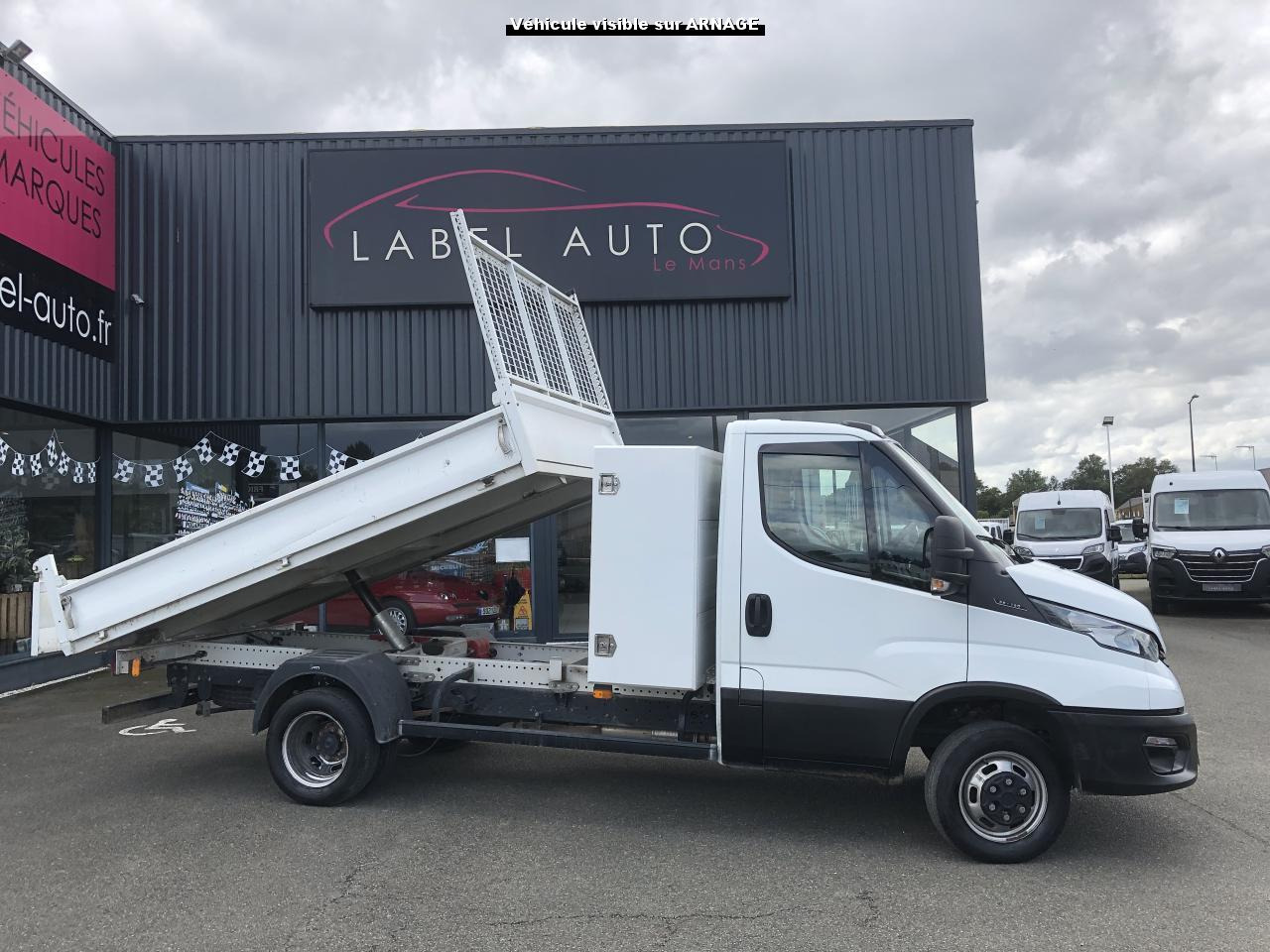 IVECO Daily 35 C 16H3.0 (Quad-Leaf) CHASSIS CABINE 2014 35C/35S Chassis cabine 35 C Epmt.3.75 PHASE 4 - Véhicule utilitaire benne: photos 1 IVECO Daily 35 C 16H3.0 (Quad-Leaf) CHASSIS CABINE 2014 35C/35S Chassis cabine 35 C Epmt.3.75 PHASE 4 - Véhicule utilitaire benne: photos 1