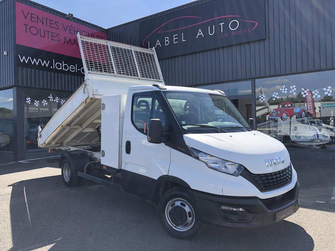 IVECO Daily 35C14 3T5 BENNE + COFFRE RJ 2.3L 140CH - Véhicule utilitaire benne: photos 2 IVECO Daily 35C14 3T5 BENNE + COFFRE RJ 2.3L 140CH - Véhicule utilitaire benne: photos 2