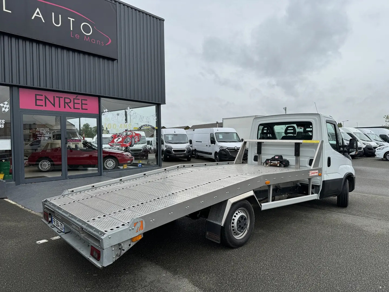 Iveco Daily 35S16H3.0 D EMPATTEMENT 4100 - Remorqueuse: photos 5 Iveco Daily 35S16H3.0 D EMPATTEMENT 4100 - Remorqueuse: photos 5