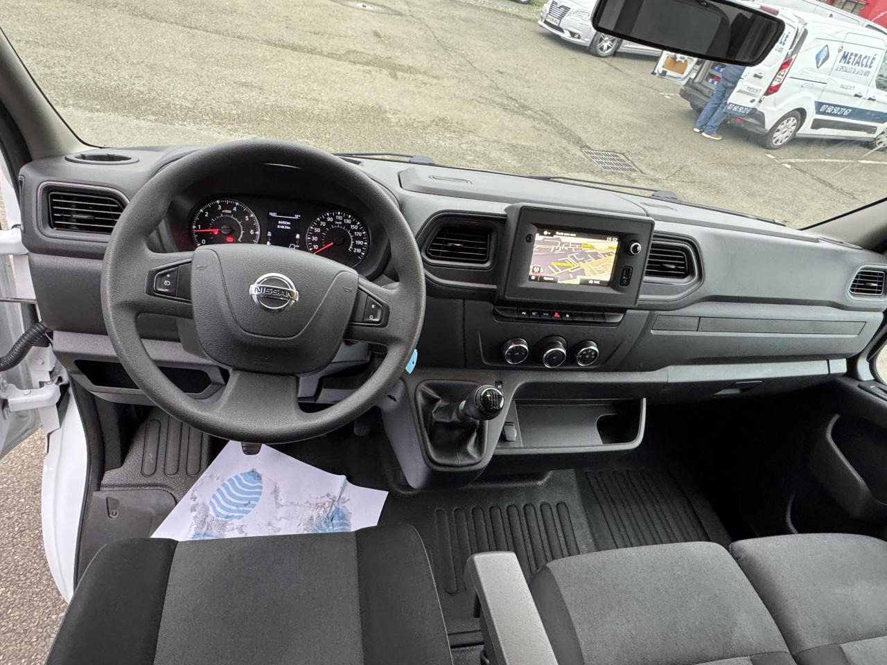 NISSAN Interstar Acenta 3.5t L4H1 2.3 dCi 165Ch CHASSIS CABINE BACHE - Véhicule utilitaire plateau baché: photos 3 NISSAN Interstar Acenta 3.5t L4H1 2.3 dCi 165Ch CHASSIS CABINE BACHE - Véhicule utilitaire plateau baché: photos 3