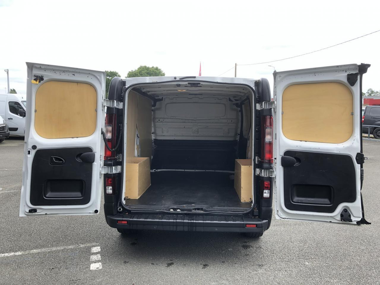 Nissan Primastar L1H1 2T8 2.0 DCI 150CH N-CONNECTA DCT GPS KIT BOIS - Fourgon utilitaire: photos 2 Nissan Primastar L1H1 2T8 2.0 DCI 150CH N-CONNECTA DCT GPS KIT BOIS - Fourgon utilitaire: photos 2