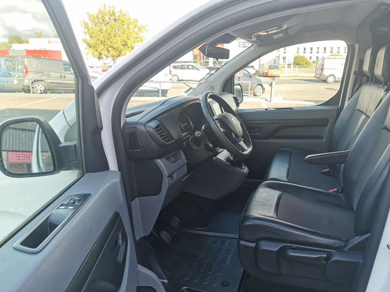 PEUGEOT EXPERT LONG 2.0 HDI 145CH ASPHALT - Fourgon utilitaire: photos 4 PEUGEOT EXPERT LONG 2.0 HDI 145CH ASPHALT - Fourgon utilitaire: photos 4