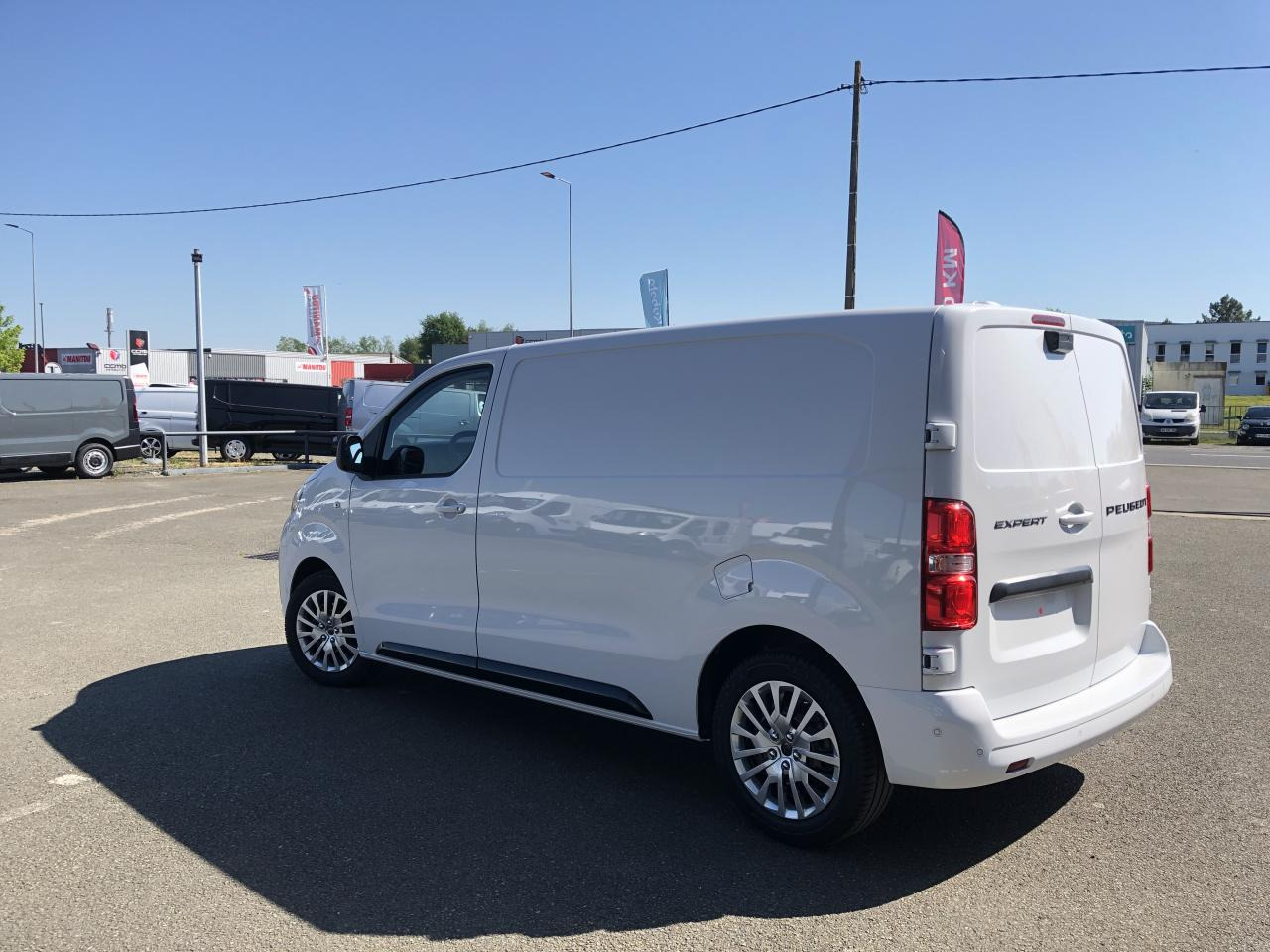 Fourgon utilitaire PEUGEOT EXPERT M 2.0 HDI 145CH EAT-8: photos 9