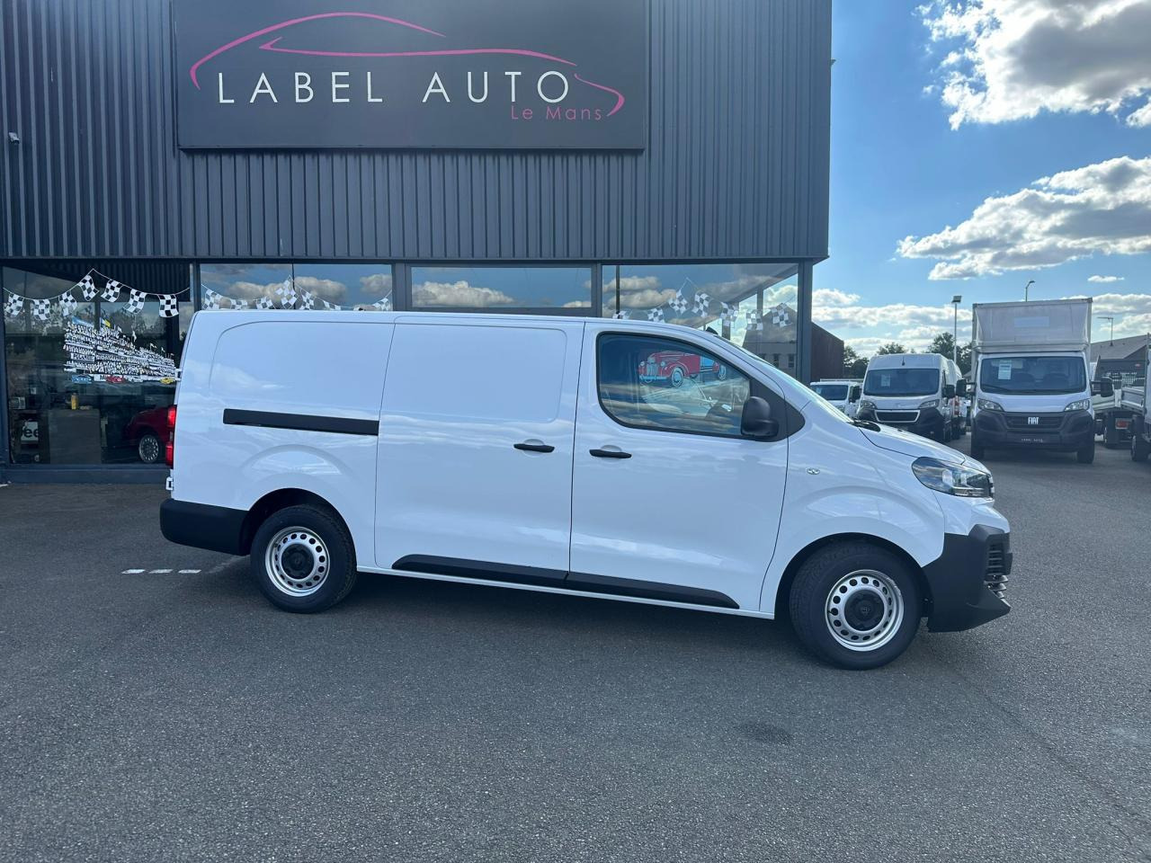 PEUGEOT Expert XL 2.0 BlueHDi 145CH - Fourgon utilitaire: photos 4 PEUGEOT Expert XL 2.0 BlueHDi 145CH - Fourgon utilitaire: photos 4