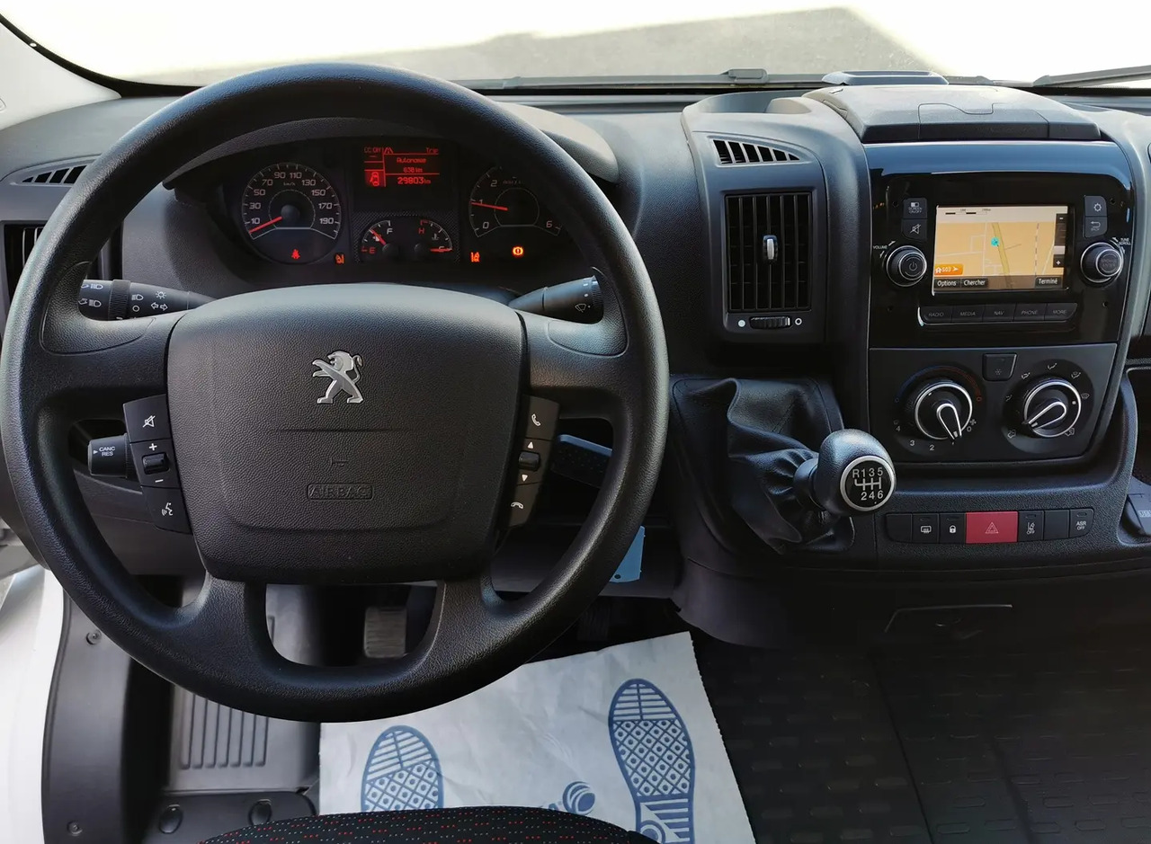 Peugeot Boxer 333 L2H2 2.2 BLUEHDI S&S 140CH ASPHALT - Fourgon utilitaire: photos 4 Peugeot Boxer 333 L2H2 2.2 BLUEHDI S&S 140CH ASPHALT - Fourgon utilitaire: photos 4