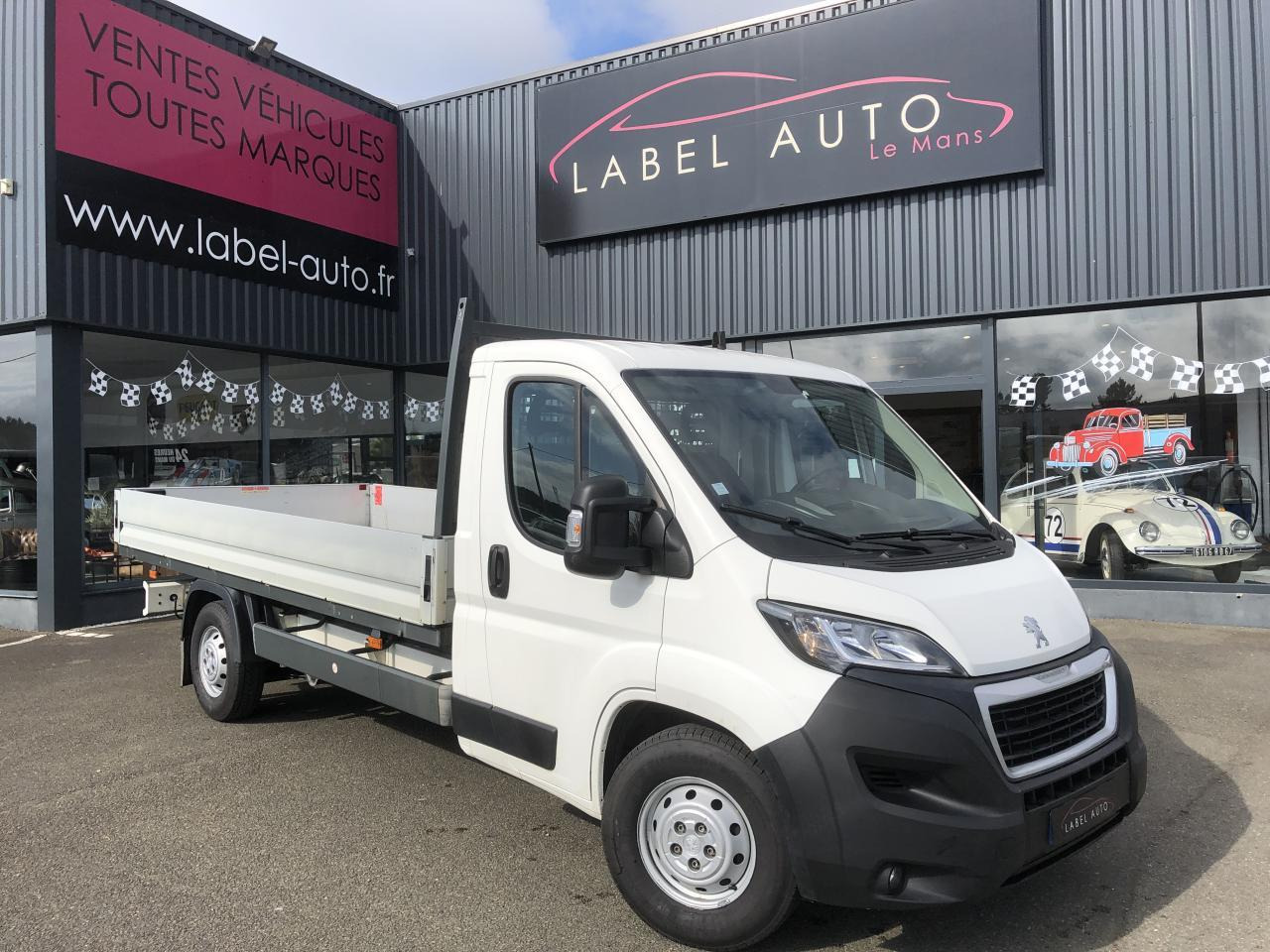 Peugeot Boxer PLATEAU 4M20 L4 2.2 BLUEHDI 140 S&S PREMIUM - Fourgon plateau: photos 4 Peugeot Boxer PLATEAU 4M20 L4 2.2 BLUEHDI 140 S&S PREMIUM - Fourgon plateau: photos 4