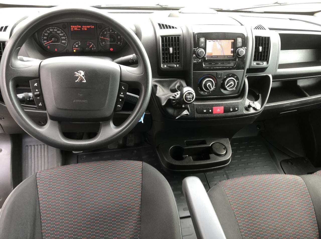 Peugeot Boxer PLATEAU 4M20 L4 2.2 BLUEHDI 140 S&S PREMIUM - Fourgon plateau: photos 3 Peugeot Boxer PLATEAU 4M20 L4 2.2 BLUEHDI 140 S&S PREMIUM - Fourgon plateau: photos 3