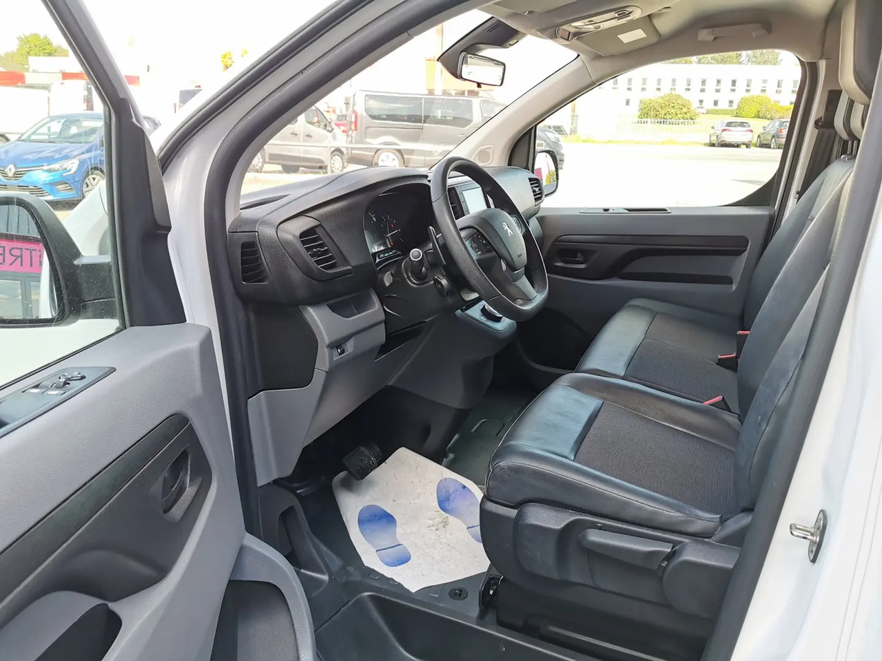 Peugeot Expert LONG 2.0 BLUEHDI 180CH S&S ASPHALT EAT8 - Fourgon utilitaire: photos 4 Peugeot Expert LONG 2.0 BLUEHDI 180CH S&S ASPHALT EAT8 - Fourgon utilitaire: photos 4