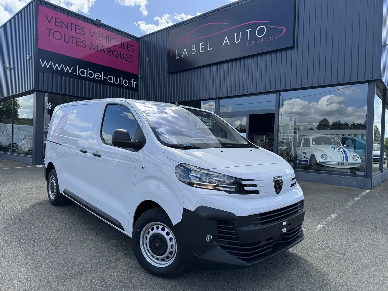 Peugeot Expert M 2.0 BLUEHDI 145CH PACK PREMIUM CONNECT - Fourgon utilitaire: photos 1 Peugeot Expert M 2.0 BLUEHDI 145CH PACK PREMIUM CONNECT - Fourgon utilitaire: photos 1