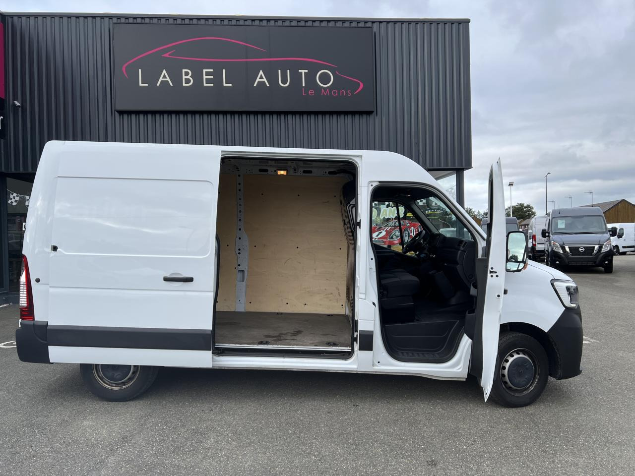 Fourgon utilitaire RENAULT MASTER 3T3 L2H2 2.3 DCI 135CH GRAND CONFORT: photos 9 Fourgon utilitaire RENAULT MASTER 3T3 L2H2 2.3 DCI 135CH GRAND CONFORT: photos 9