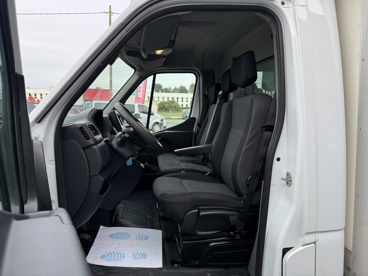 RENAULT MASTER 3T5 CAISSE 20M3 HAYON 2.3 DCI 145CH CONFORT - Fourgon: photos 5 RENAULT MASTER 3T5 CAISSE 20M3 HAYON 2.3 DCI 145CH CONFORT - Fourgon: photos 5