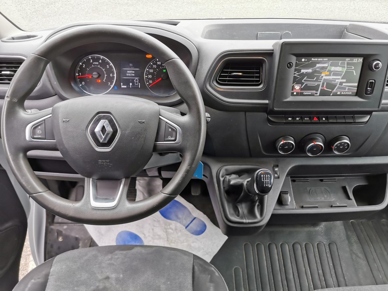 RENAULT Master Grand Confort F3500 L2H2 2.3 Blue dCi - 150 Euro 6e  III CABINE APPROFONDIE Cabine approfondi - Fourgon utilitaire: photos 4 RENAULT Master Grand Confort F3500 L2H2 2.3 Blue dCi - 150 Euro 6e  III CABINE APPROFONDIE Cabine approfondi - Fourgon utilitaire: photos 4