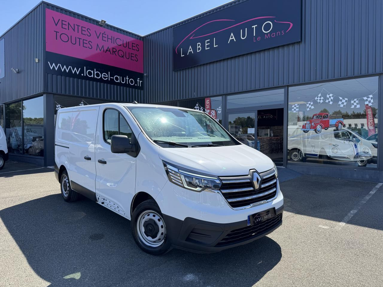 Renault Trafic L1H1 2T8 2.0 BLUE DCI 130CH GRAND CONFORT - Fourgon utilitaire: photos 1 Renault Trafic L1H1 2T8 2.0 BLUE DCI 130CH GRAND CONFORT - Fourgon utilitaire: photos 1
