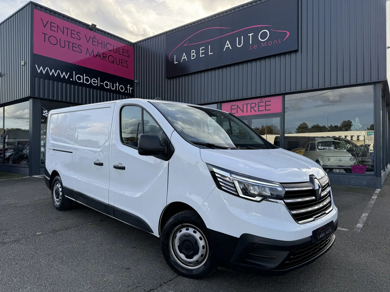 Renault Trafic L2H1 3T 2.0 BLUE DCI 130CH GRAND CONFORT - Fourgon utilitaire: photos 1 Renault Trafic L2H1 3T 2.0 BLUE DCI 130CH GRAND CONFORT - Fourgon utilitaire: photos 1