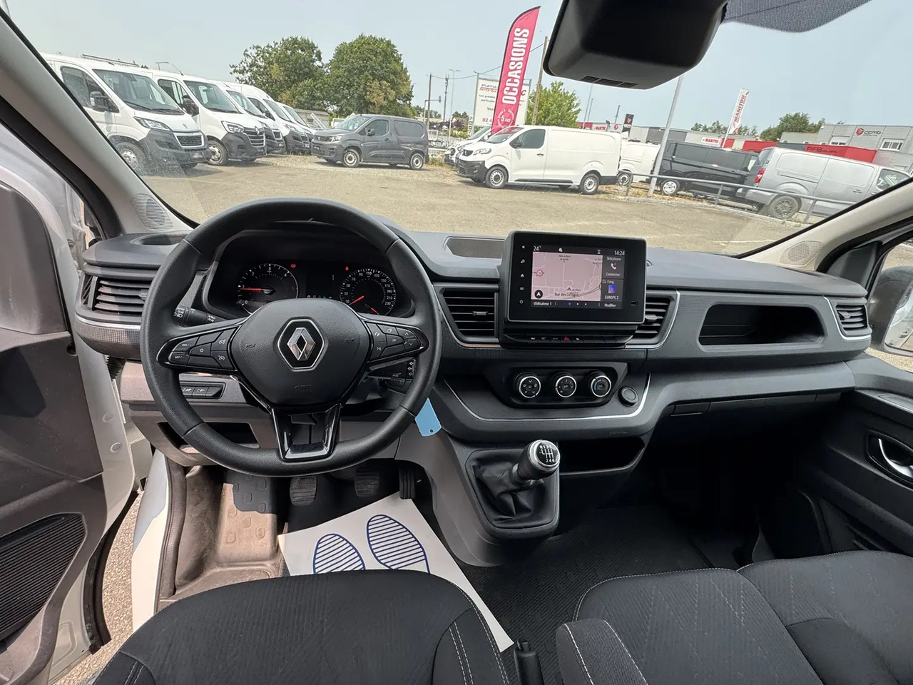 Renault Trafic L2H1 3T 2.0 BLUE DCI 130CH GRAND CONFORT - Fourgon utilitaire: photos 3 Renault Trafic L2H1 3T 2.0 BLUE DCI 130CH GRAND CONFORT - Fourgon utilitaire: photos 3
