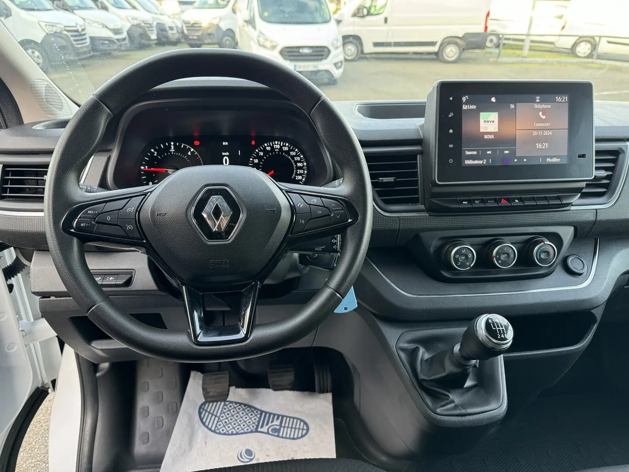 Renault Trafic L2H1 3T 2.0 BLUE DCI 130CH GRAND CONFORT - Fourgon utilitaire: photos 5 Renault Trafic L2H1 3T 2.0 BLUE DCI 130CH GRAND CONFORT - Fourgon utilitaire: photos 5
