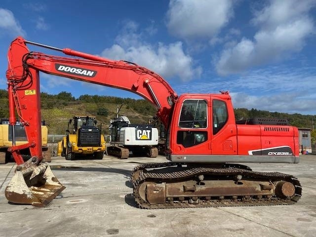 Doosan DX 235 LC - Pelle sur chenille: photos 3 Doosan DX 235 LC - Pelle sur chenille: photos 3
