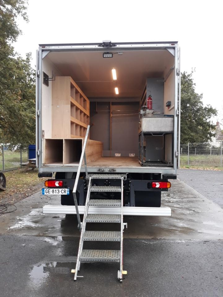 Renault D 13 HIGH K P4X2 280CV Double cabine 6 places - Camion fourgon: photos 5 Renault D 13 HIGH K P4X2 280CV Double cabine 6 places - Camion fourgon: photos 5