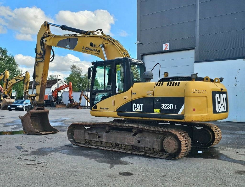 CAT 323 D L - Pelle sur chenille: photos 3 CAT 323 D L - Pelle sur chenille: photos 3