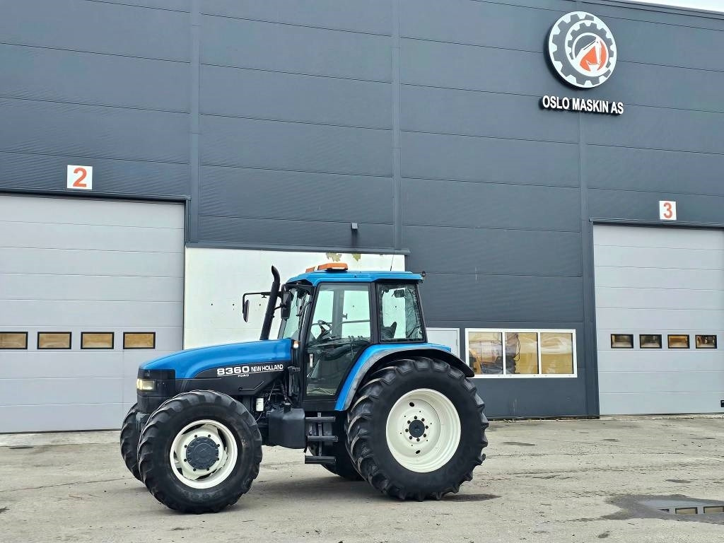 New Holland 8360 DT - Tracteur agricole: photos 2 New Holland 8360 DT - Tracteur agricole: photos 2